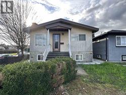 3191 RENFREW STREET  Vancouver, BC V5M 3K9