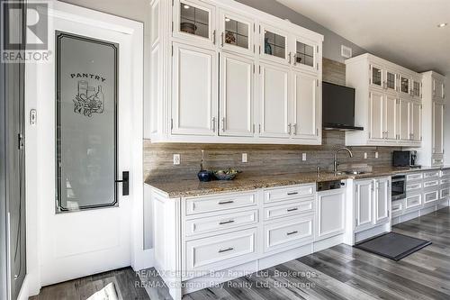 165 Wilson Road, Midland, ON - Indoor Photo Showing Kitchen