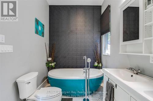 165 Wilson Road, Midland, ON - Indoor Photo Showing Bathroom