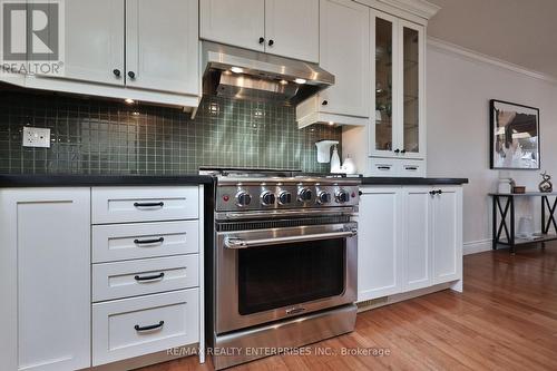 1439 Larchview Trail, Mississauga, ON - Indoor Photo Showing Kitchen