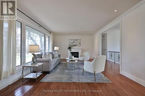 1439 Larchview Trail, Mississauga, ON - Indoor Photo Showing Living Room With Fireplace