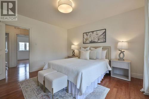 1439 Larchview Trail, Mississauga, ON - Indoor Photo Showing Bedroom