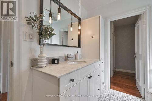 1439 Larchview Trail, Mississauga, ON - Indoor Photo Showing Bathroom