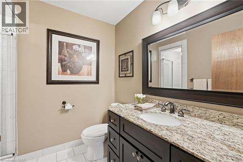 783 Stone Church Road E, Hamilton, ON - Indoor Photo Showing Bathroom