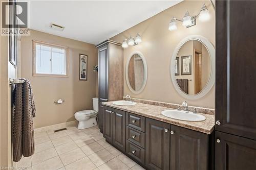 783 Stone Church Road E, Hamilton, ON - Indoor Photo Showing Bathroom