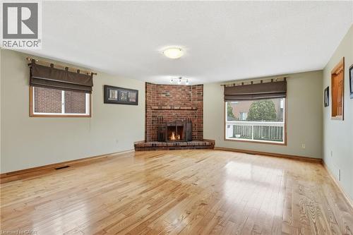 783 Stone Church Road E, Hamilton, ON - Indoor Photo Showing Living Room With Fireplace