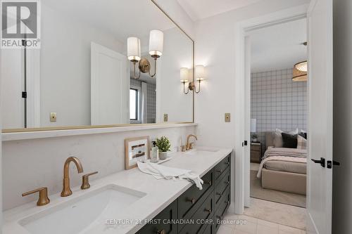 856 White Pine Street, London North (North S), ON - Indoor Photo Showing Bathroom