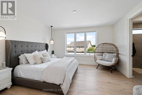 868 White Pine Street, London North (North S), ON - Indoor Photo Showing Bedroom