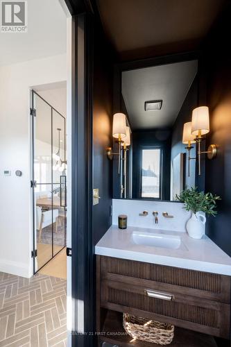 851 White Pine Street, London North (North S), ON - Indoor Photo Showing Bathroom
