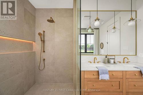 863 White Pine Street, London North (North S), ON - Indoor Photo Showing Bathroom