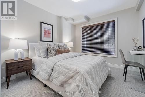 48 Stonecliffe Crescent, Aurora, ON - Indoor Photo Showing Bedroom