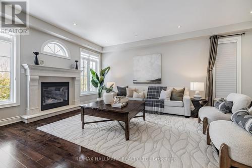 48 Stonecliffe Crescent, Aurora, ON - Indoor Photo Showing Living Room With Fireplace