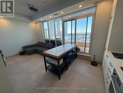 1217 - 38 HONEYCRISP CRESCENT Vaughan, ON L4K 0M8