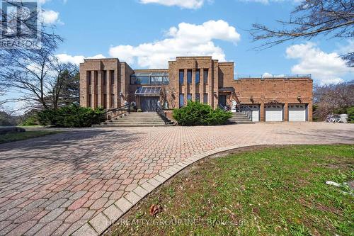 9 FORSON COURT  Markham, ON L6C 1A9