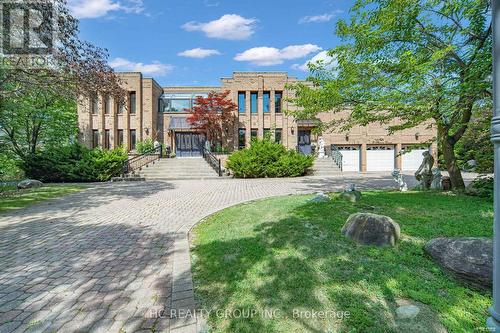 9 FORSON COURT  Markham, ON L6C 1A9