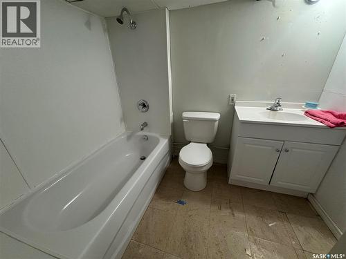 3027 Robinson Street, Regina, SK - Indoor Photo Showing Bathroom