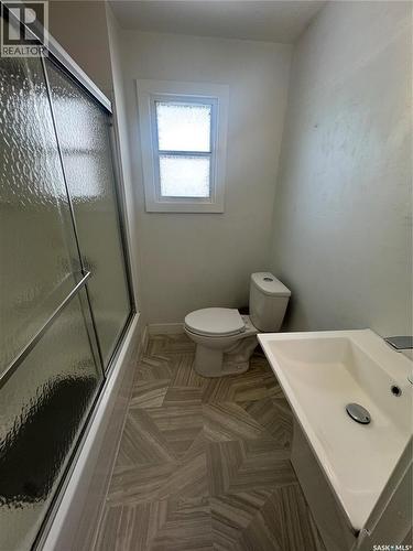 3027 Robinson Street, Regina, SK - Indoor Photo Showing Bathroom