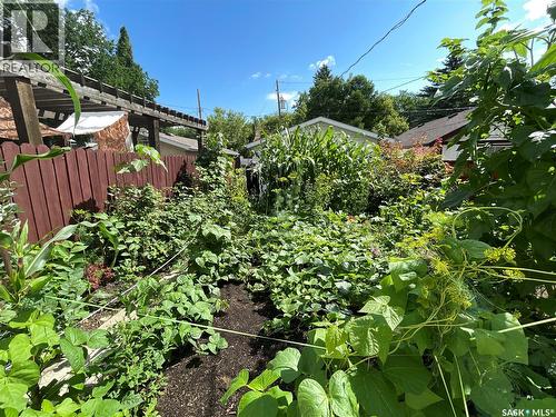 3027 Robinson Street, Regina, SK - Outdoor