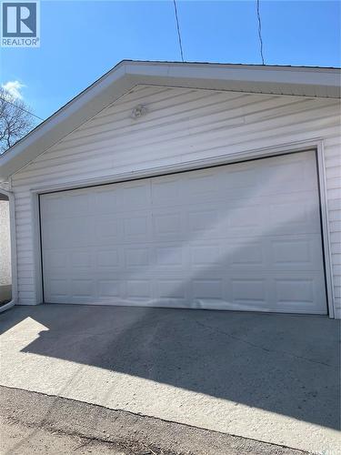 3027 Robinson Street, Regina, SK - Outdoor