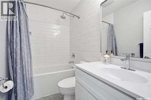 16 Pinder Crescent, Saskatoon, SK - Indoor Photo Showing Bathroom