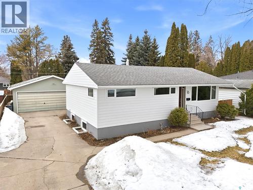 16 Pinder Crescent, Saskatoon, SK - Outdoor