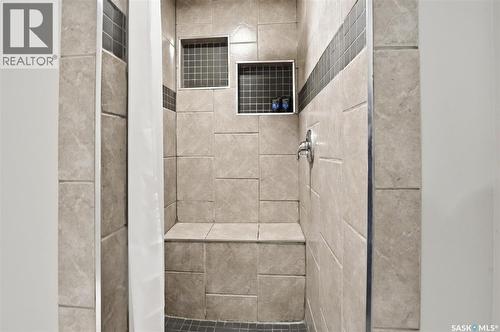 16 Pinder Crescent, Saskatoon, SK - Indoor Photo Showing Bathroom
