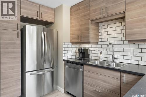 16 Pinder Crescent, Saskatoon, SK - Indoor Photo Showing Kitchen With Stainless Steel Kitchen With Double Sink