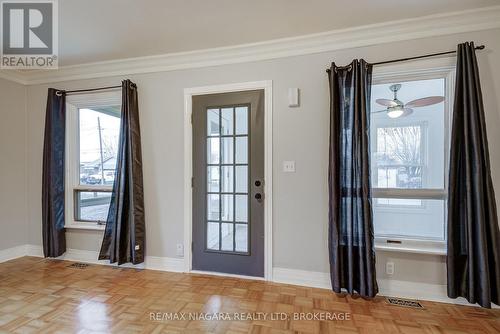 71 Joseph Street, Fort Erie (Lakeshore), ON - Indoor Photo Showing Other Room