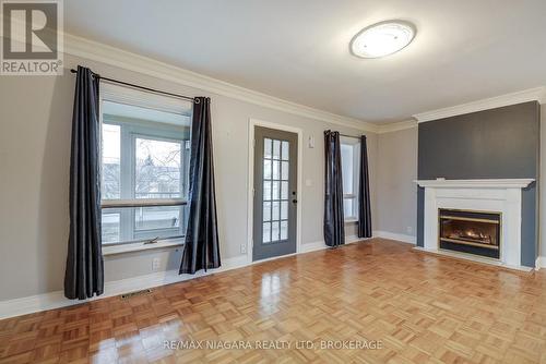 71 Joseph Street, Fort Erie (Lakeshore), ON - Indoor Photo Showing Living Room With Fireplace