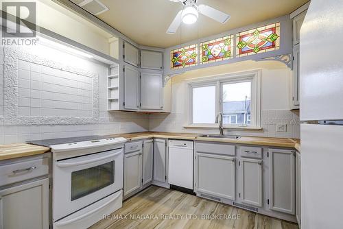 71 Joseph Street, Fort Erie (Lakeshore), ON - Indoor Photo Showing Kitchen