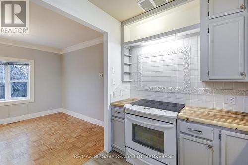 71 Joseph Street, Fort Erie (Lakeshore), ON - Indoor Photo Showing Kitchen
