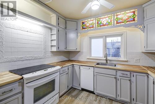 71 Joseph Street, Fort Erie (Lakeshore), ON - Indoor Photo Showing Kitchen
