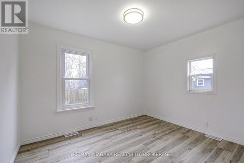 71 Joseph Street, Fort Erie (Lakeshore), ON - Indoor Photo Showing Other Room