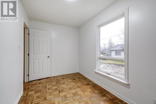 71 Joseph Street, Fort Erie (Lakeshore), ON - Indoor Photo Showing Other Room