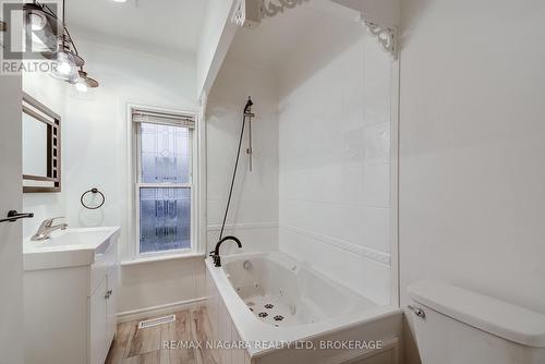 71 Joseph Street, Fort Erie (Lakeshore), ON - Indoor Photo Showing Bathroom