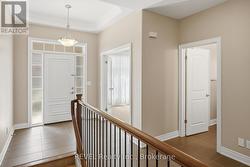 Lovely & large front entryway - 