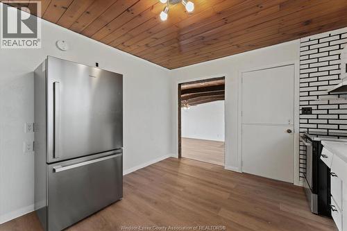 5740 Baseline Road, Windsor, ON - Indoor Photo Showing Kitchen