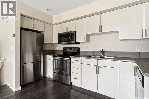 2 5752 Gordon Road, Regina, SK - Indoor Photo Showing Kitchen With Double Sink
