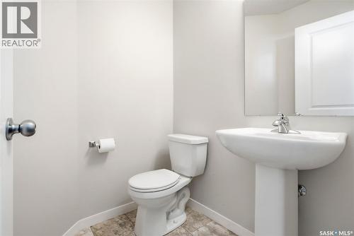 2 5752 Gordon Road, Regina, SK - Indoor Photo Showing Bathroom