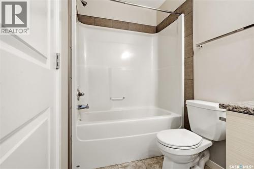 2 5752 Gordon Road, Regina, SK - Indoor Photo Showing Bathroom