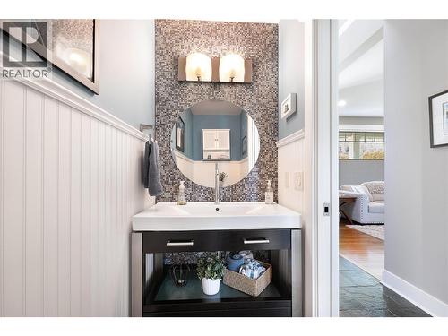 Main Floor Powder Room - 4537 Lansdowne Road, Armstrong, BC - Indoor Photo Showing Bathroom