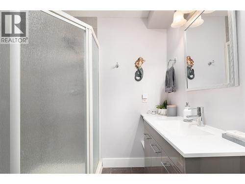 Bsmt bathroom - 4537 Lansdowne Road, Armstrong, BC - Indoor Photo Showing Bathroom
