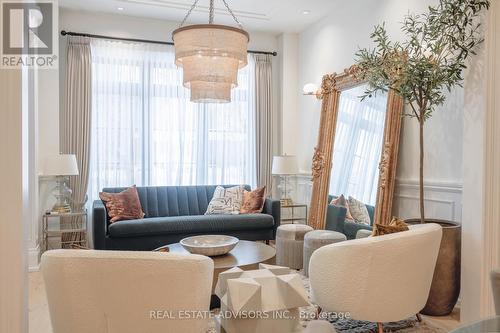 20 Arrowstook Road, Toronto, ON - Indoor Photo Showing Living Room