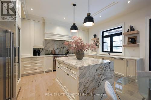 20 Arrowstook Road, Toronto, ON - Indoor Photo Showing Kitchen With Upgraded Kitchen