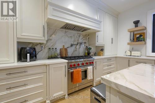 20 Arrowstook Road, Toronto, ON - Indoor Photo Showing Kitchen