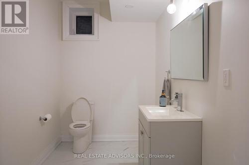 20 Arrowstook Road, Toronto, ON - Indoor Photo Showing Bathroom