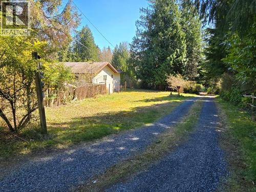 5287 Mcguffie Ave, Powell River, BC - Outdoor