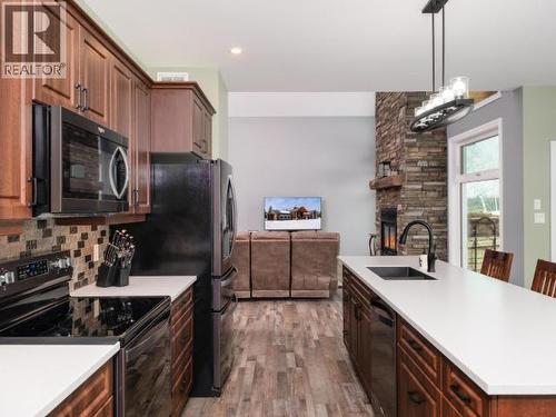 348 Dusty Trail, Whitehorse North, YT - Indoor Photo Showing Kitchen