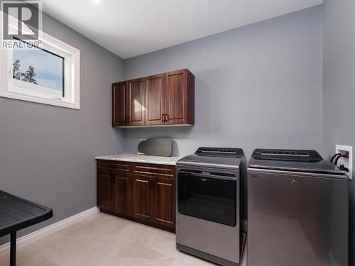 348 Dusty Trail, Whitehorse North, YT - Indoor Photo Showing Laundry Room