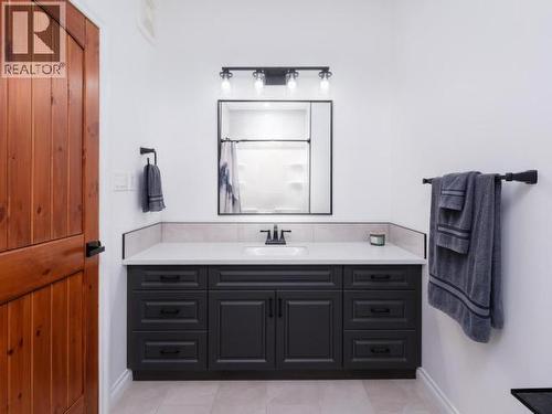 348 Dusty Trail, Whitehorse North, YT - Indoor Photo Showing Bathroom